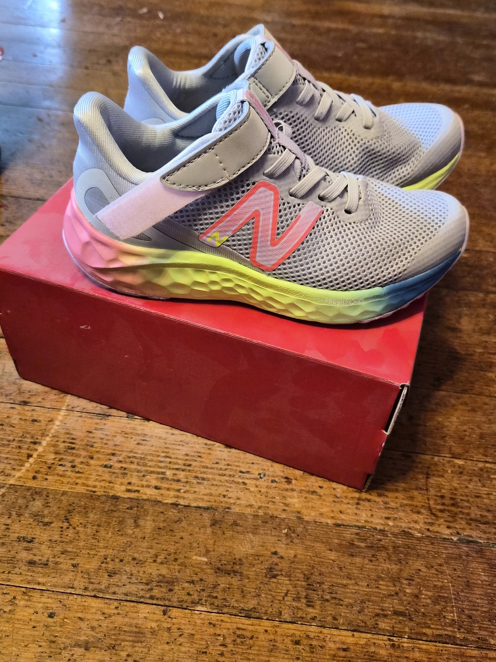New Balance Fresh Foam Arishi v4 Kids Wide Sneakers Gray Pink Hook Loop Size 13 - Picture 5 of 7